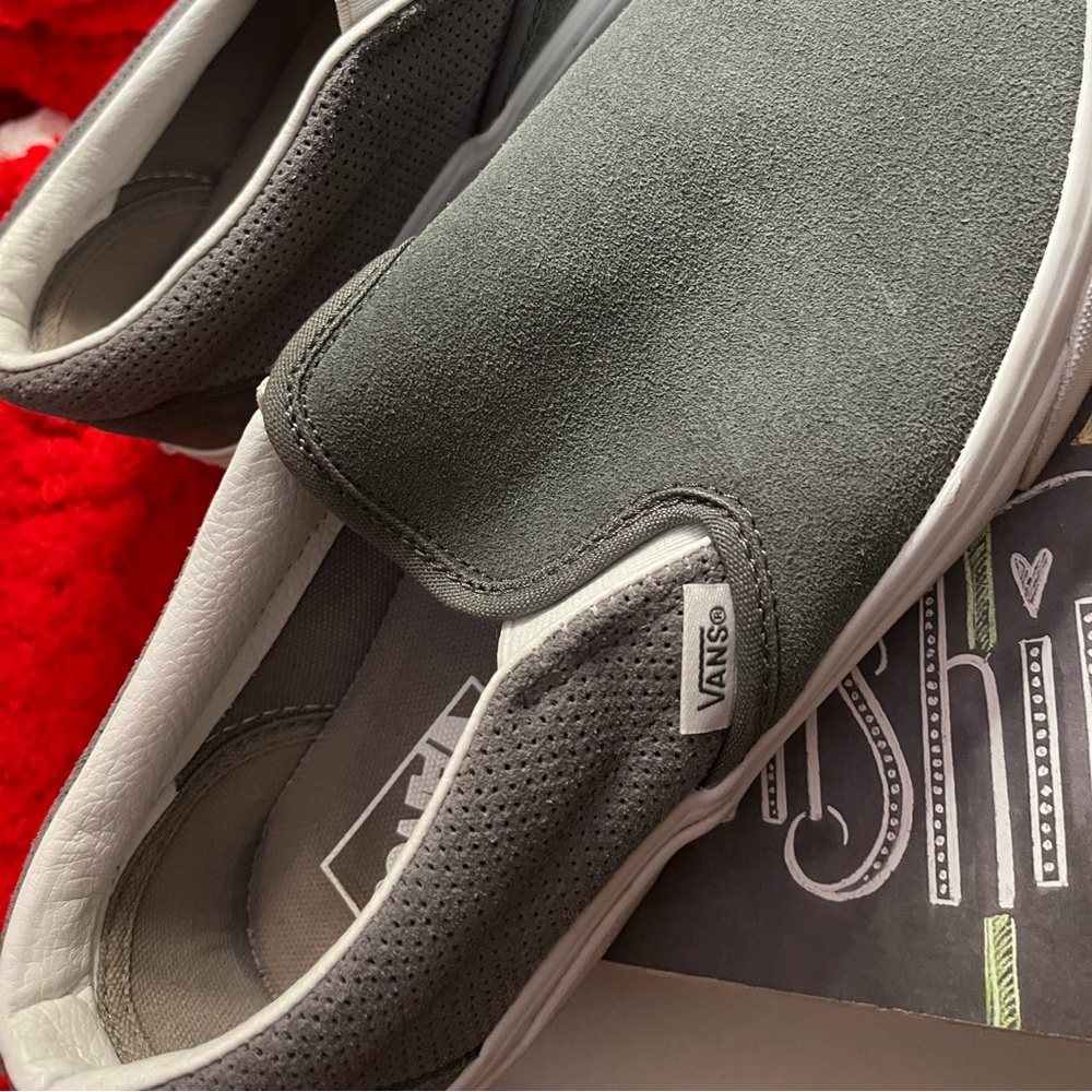 **vAnS sLiP oNs***Brand New